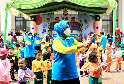 Bunda dan Ratusan Anak PAUD Bergembira di Gebyar PAUD Kota Pasuruan 
