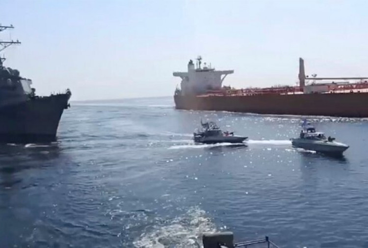 Angkatan Laut AS Umumkan Akan Blokade Selat Hormuz Hari Ini: Perintah Presiden!