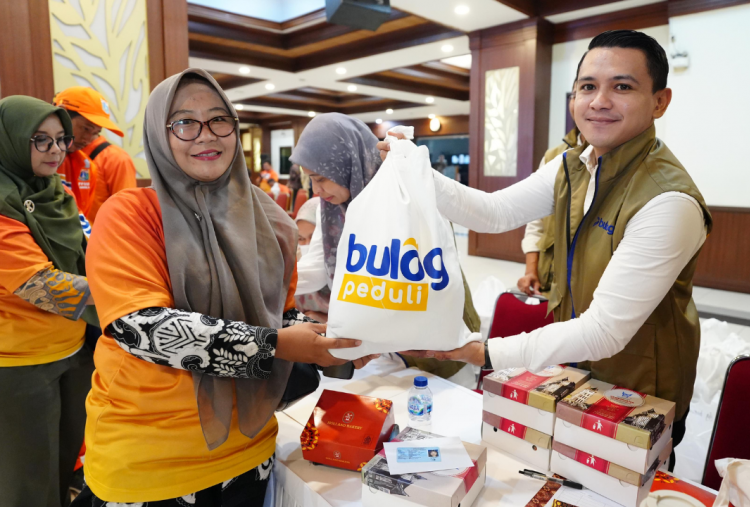 BULOG Berbagi Kepedulian kepada PJLP dan Masyarakat dalam Rangka HUT ke-59
