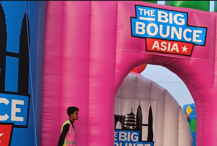 Hadir di Indonesia, Ini Dia Keseruan Wahana Lompat The Big Bounce Indonesia