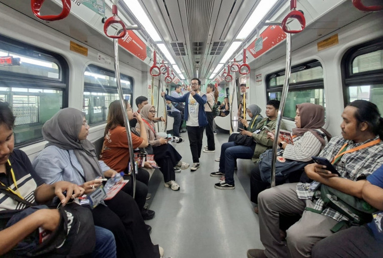 Warga Bejubel Jajal LRT Kelapa Gading-Manggarai, Rano Karno: Tarif Rp8 Jadi Pemicu