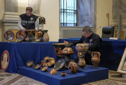 Italia Memulangkan Kepala Athena Peninggalan Pompeii