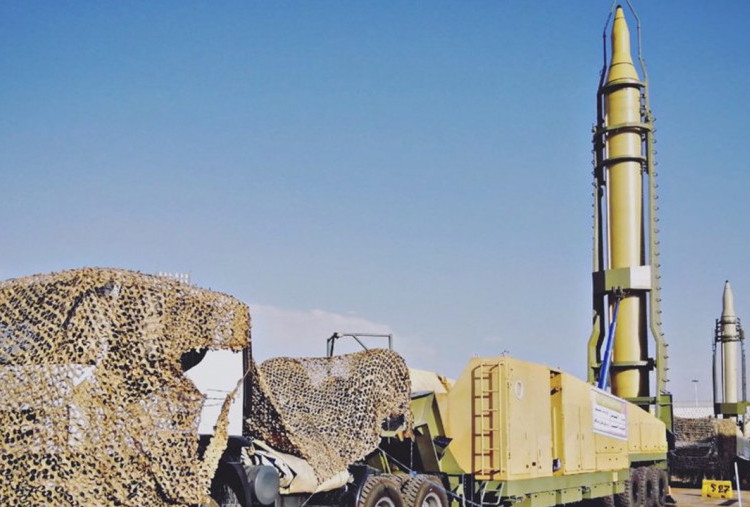 Kapal Penghancur Amerika Dihajar Rudal Ghadr-380 dan Talaieh Iran, Picu Kebakaran Besar Saat Isi Bahan Bakar