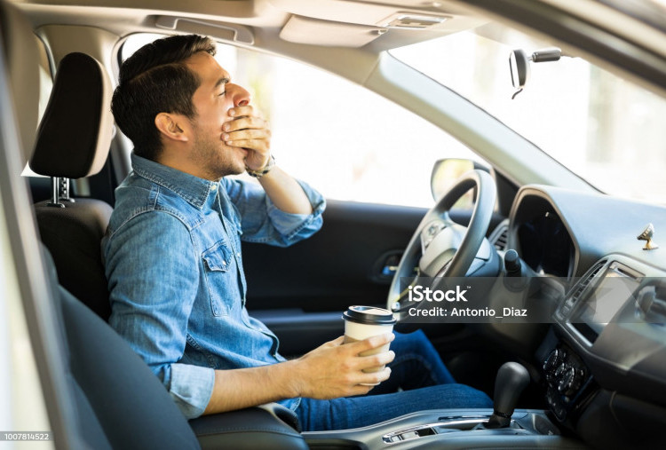 Harus Tetap Nyetir Saat Puasa? Begini Sahur yang Tak Bikin Mengantuk