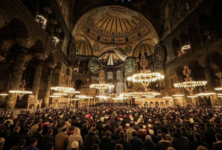 Tradisi Maleman di Bulan Ramadan: Asal-usul, Makna, dan Keunikan di Malam Ganjil