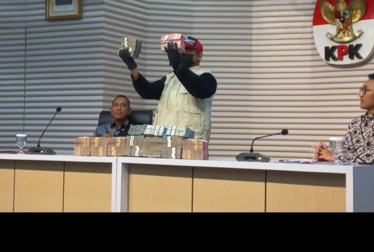 Dari Korupsi Rp41,7 Miliar di Lombok Barat, Bupati Ahmad Zaini Diduga Nikmati Rp10,8 Miliar