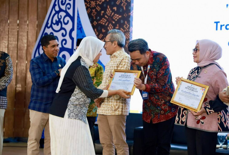 Gus Fawait Raih Dua Penghargaan, Fokus Perkuat Pendidikan dan Ekonomi Kreatif Jember