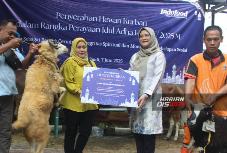 Peduli Sesama, Indofood Berikan Bantuan Qurban ke Masyarakat Sekitar