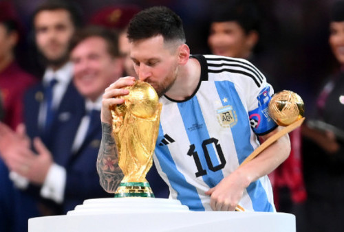 PSG Tolak Permintaan Messi untuk Pamer Trofi Piala Dunia di Paris, Gara-gara Martinez Nih?