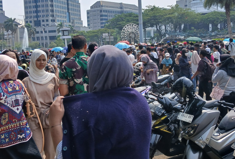 Bazaar Rakyat di Monas, Prabowo Bagi-Bagi Kupon Belanja hingga Doorprize dan Makanan Gratis