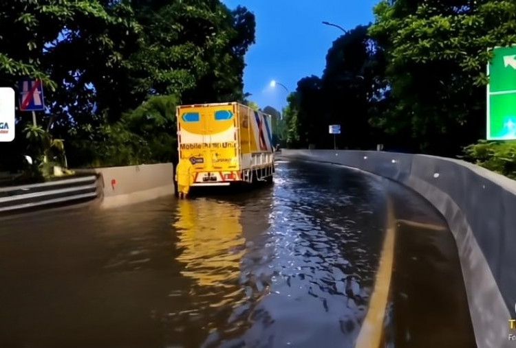 Hujan Deras Semalaman, Tol Bandara Soetta Kembali Tergenang