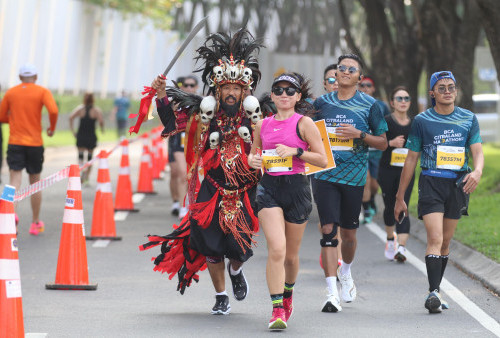 Berlari Di Kawasan Perumahan Di BCA CitraLand  Marathon 2023