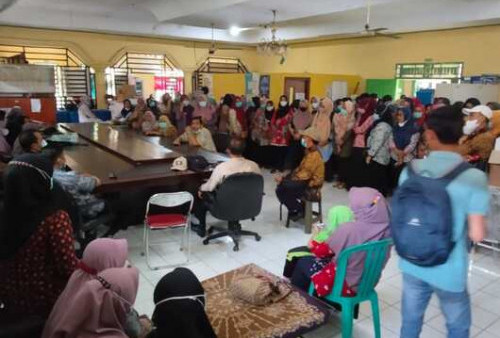 Ratusan Bidan dan Perawat 'Kepung' Kantor Dinkes PALI, Tuntut TPP