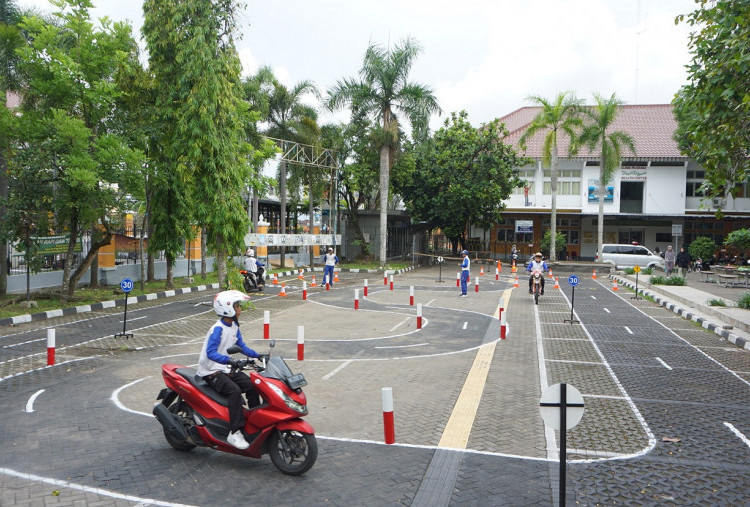 Yayasan AHM Siapkan Puluhan Agen Safety Riding, Puluhan Mahasiswa Diberi Pelatihan