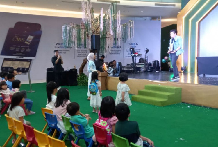 Jovassago Sajikan Trik Sulap Kain Menghilang di Magic Show Ciputra World Surabaya