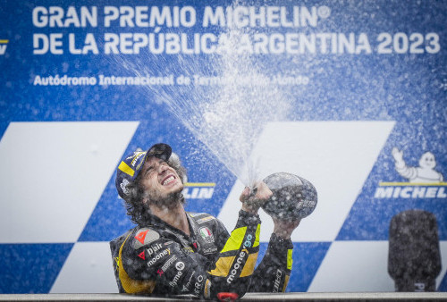 Menang di GP Argentina, Marco Bezzecchi Langsung Geser Francesco Bagnaia di Puncak Klasemen