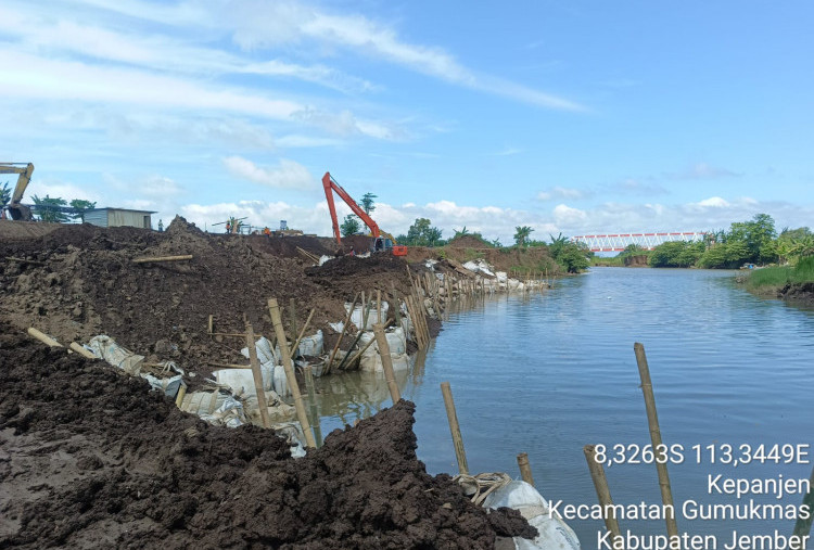 Khofifah Bangun Spillway di Sungai Tanggul Jember Atasi Banjir-Kekeringan, Dana Rp 15,6 M, Target Tuntas 270 Hari