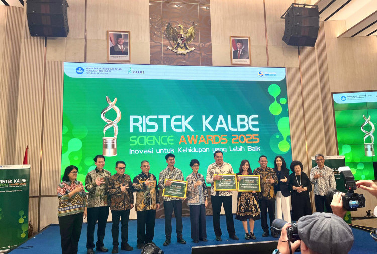 Menguak Manfaat Kombucha Rosella hingga AI Diagnostik, Ini 3 Riset Terbaik Ristek Kalbe Science Awards 2025