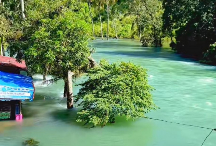 Ajaib! Sungai Ombilin Sumbar Mendadak Jernih, Warga Terpesona karena Mirip di Swiss