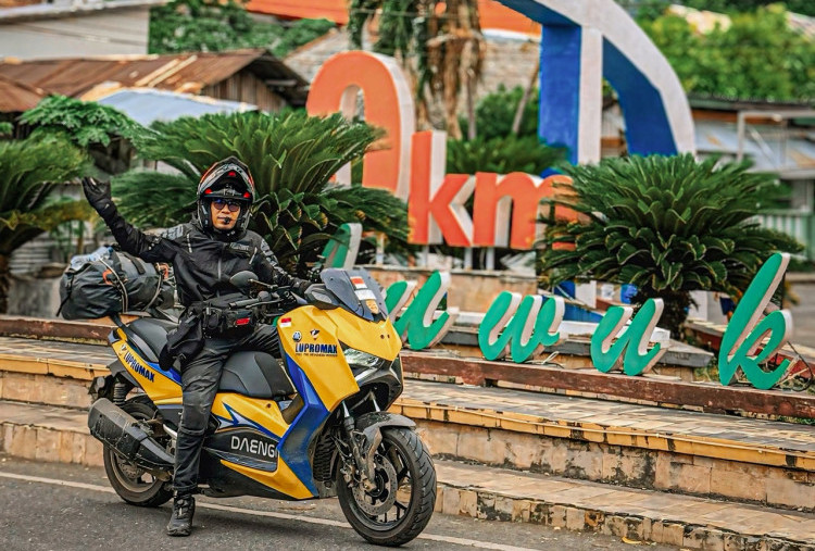 Sukses Turing ke Mekah, Kini Om Daeng Taklukkan Sulawesi Bersama Yamaha XMAX Tech Max
