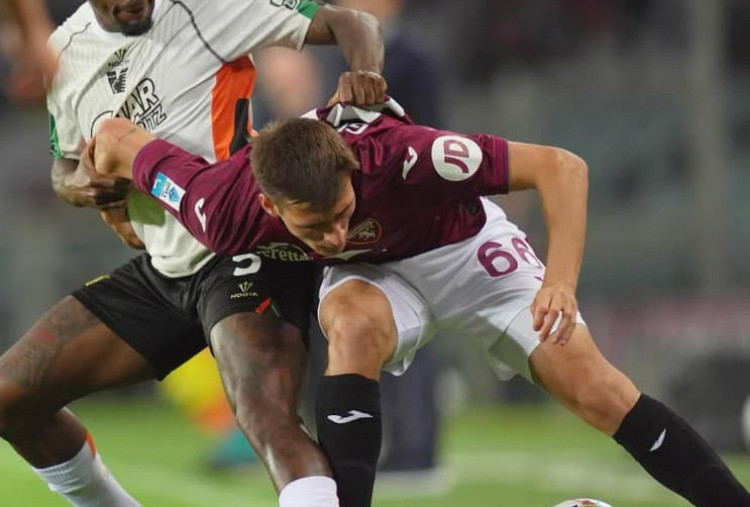 Torino vs Venezia 1-1: Hand Ball Jay Idzes Buyarkan Kemenangan Lagunari