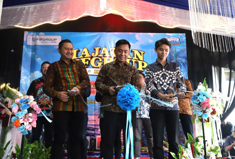 Pererat Silaturahmi, FIFGROUP Gelar Hajatan Cabang Depok II Penuh Kemeriahan
