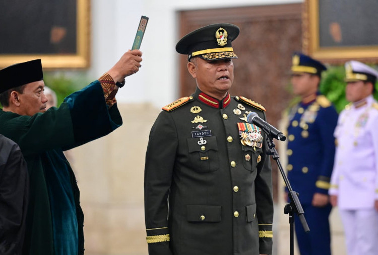 TB Hasanuddin Singgung Peluang Kasad Tandyo Budi Revita Jadi Panglima TNI, Ada Sinyal Pergantian?