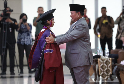 Wisuda 573 Mahasiswa Unhan, Prabowo Sebut Indonesia Harus Kejar Penguasaan STEM