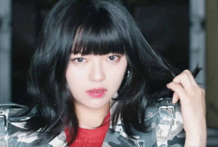 Happy Jeongyeon Day! Simak Profil dan Perjalanan Karier Vokalis TWICE yang Karismatik