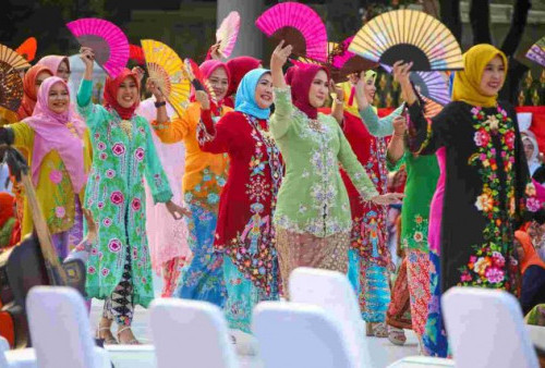 Istana Berkebaya, Angkat Industri Mode Indonesia dengan Pesan Penuh Cinta