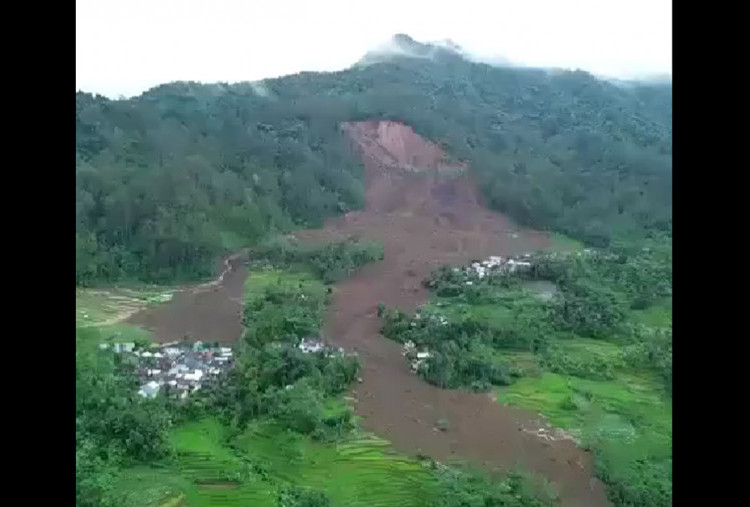 Tanah Longsor Banjarnegara Timbun Puluhan Warga dan Ratusan Lainnya Diungsikan