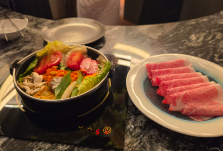 Makan Sukiyaki Jepang Premium di Senopati, Ada Private Room hingga Karaoke