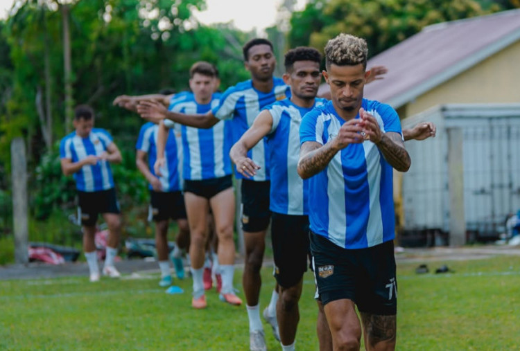 Jan Olde Riekerink Siap Hadapi Malut United Tanpa Nick Kuipers, Target Dewa United Tetap Top 6