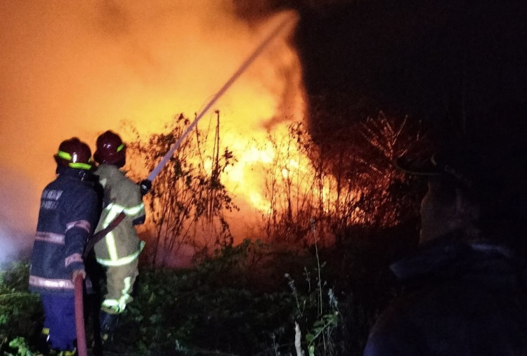 Saat TPSA Bojong Canar di Pandeglang Terbakar