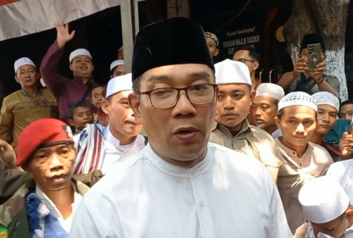 Sambangi Makam Mbah Priok, Ridwan Kamil Iktiar Gaet Suara Anies di Jakarta Utara