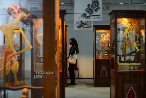 Pameran wayang dan keris bertemakan KARENA KU suWAYANG tersebut memamerkan wayang dari 3 sanggar dan 2 seniman wayang di Jawa Timur. 