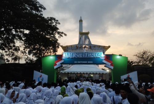 Apel Hari Santri 2023 Dihadiri Jokowi, Ribuan Santri Mulai Penuhi Tugu Pahlawan