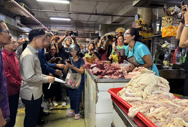 Wapres Gibran Cek Harga Sembako di Bali Jelang Ramadan, Pedagang Curhat Mudahnya Pembayaran Non Tunai