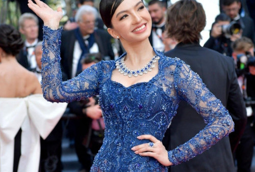 Cantiknya Raline Shah, Berkebaya Biru di Red Carpet Cannes Film Festival 2023
