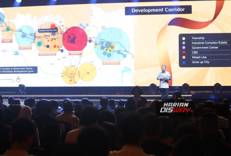 Keunggulan utama kawasan ini adalah konektivitasnya yang luar biasa, dengan akses langsung ke dua tol utama dan jalan-jalan strategis seperti Marsekal Suryadharma dan Perimeter Utara. Asthara Skyfront City akan menjadi pusat koneksi antara Jakarta, Jabodetabek, dan kota-kota besar lain di Indonesia, bahkan dunia. Ini menjadikannya sebagai pilihan strategis bagi penghuni maupun pelaku usaha.