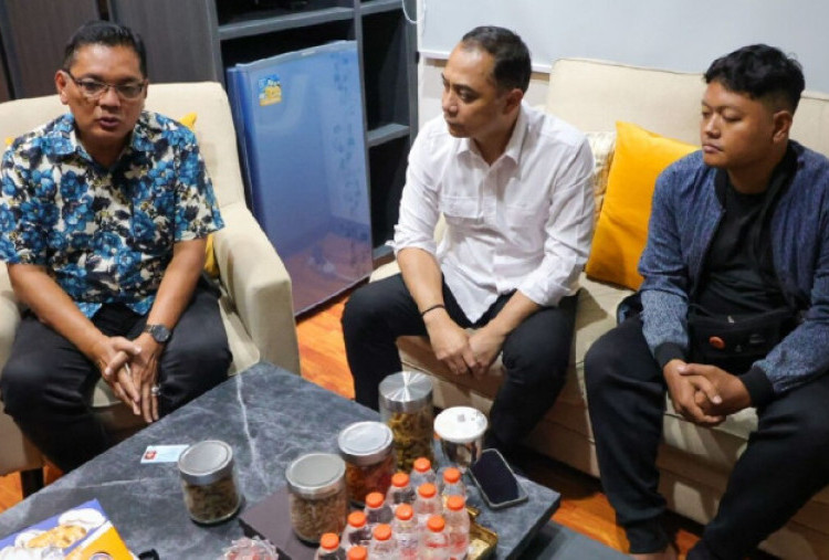 Tindak Tegas Pungli Rekrutmen Wira Wiri, Wali Kota Eri Cahyadi Skors Oknum Petugas