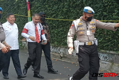 Tunggu Dulu, Ini Loh Alasan Polisi Usir Kamaruddin Simanjuntak dari Lokasi Rekonstruksi  