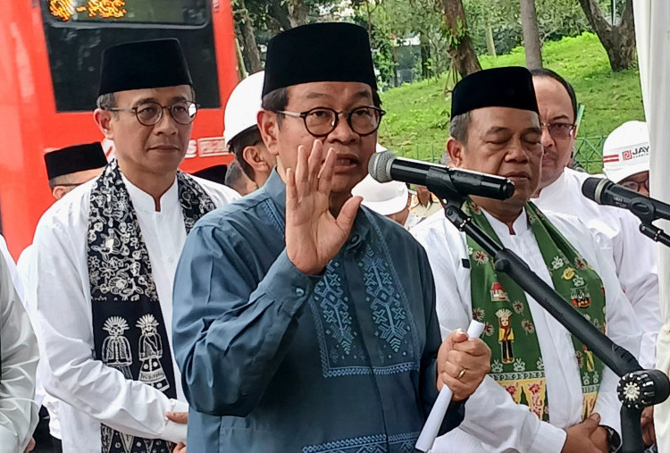 Pramono Ancam Cabut Izin Usaha Perusahaan yang Tahan Ijazah Pegawai