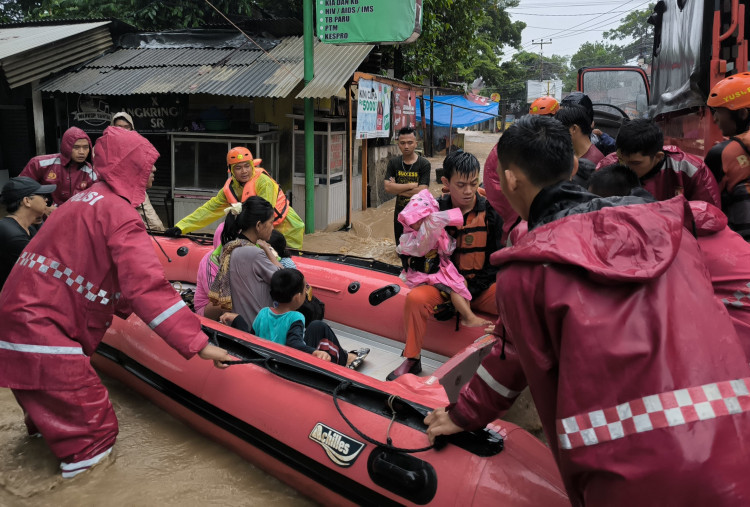 Akses Transportasi Ke Wilayah Terdampak Banjir Sukabumi Mulai Pulih