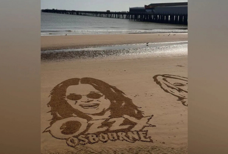 Seniman Belanda Lukis Potret Tokoh di Pantai Essex, Dua di Antaranya Ozzy Osbourne dan Dolly Parton