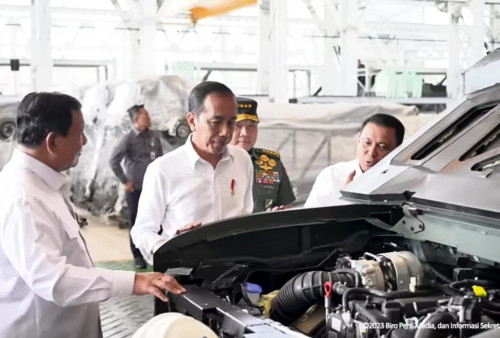 Jokowi dan Prabowo Datangi PT Pindad, Yakin Masuk Top 50 Industri Pertahanan Dunia
