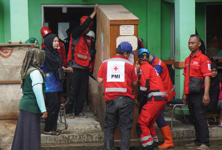 Banjir Bekasi Rugikan PMI Rp 15 Miliar, Alat Transfusi Darah Terendam di Lantai Bawah