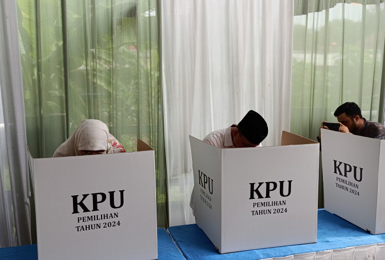 Dibanding Pemilu, Angka Partisipasi Pemilih yang Datang ke TPS Pilkada Merosot