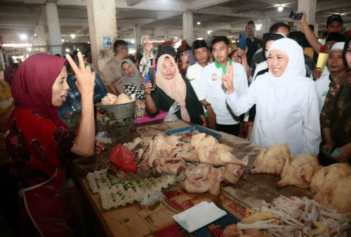 Luluk Dekati Fatayat NU, Khofifah Blusukan ke Pasar