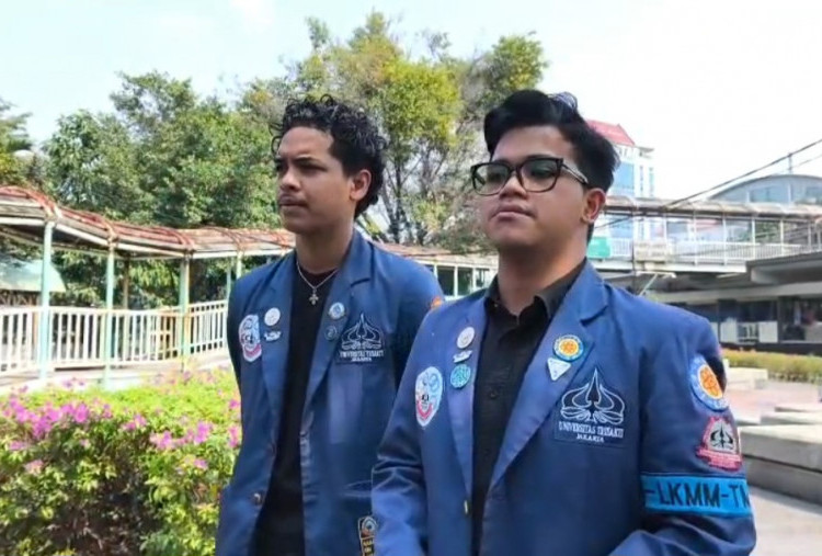 Ratusan Mahasiswa Trisakti Turun ke Jalan Menuju DPR, Bawa 3 Tuntutan Ini!